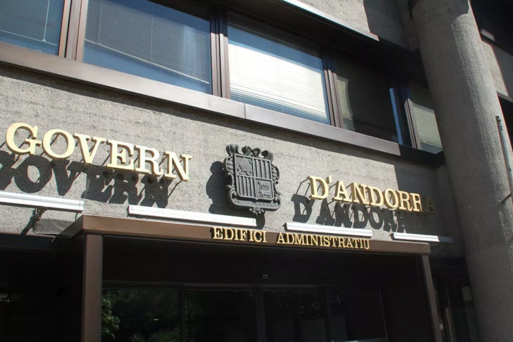 La façana de l'edifici administratiu del Govern.